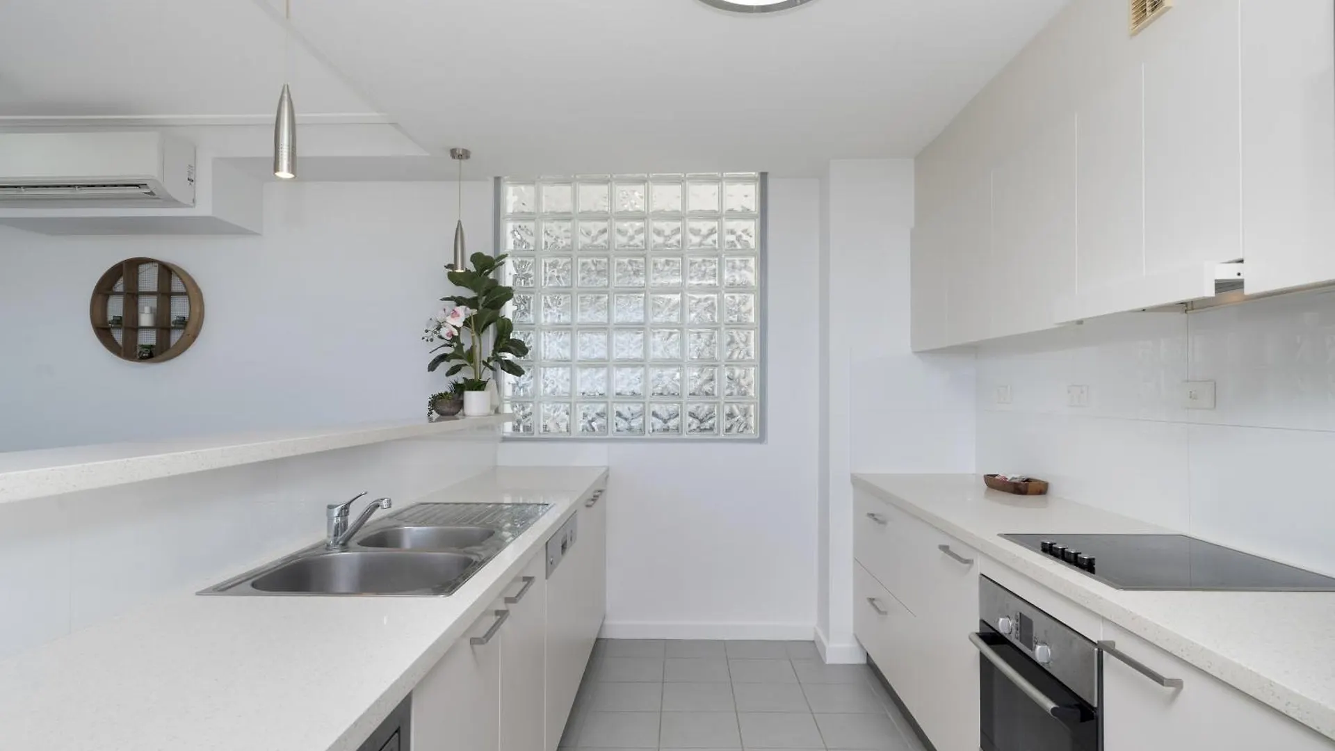 Property Vine - Dalgety Apartments Townsville 4*,  Australia