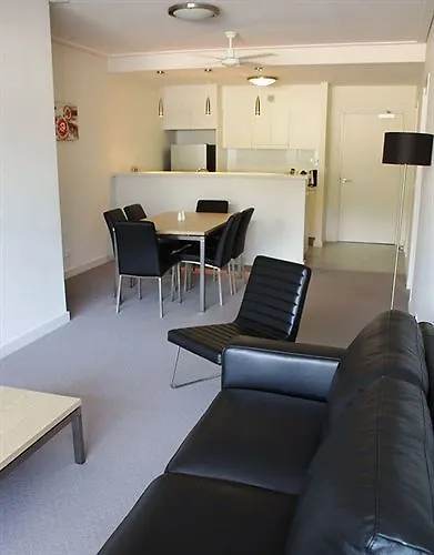 Property Vine - Dalgety Apartments Townsville 4*,