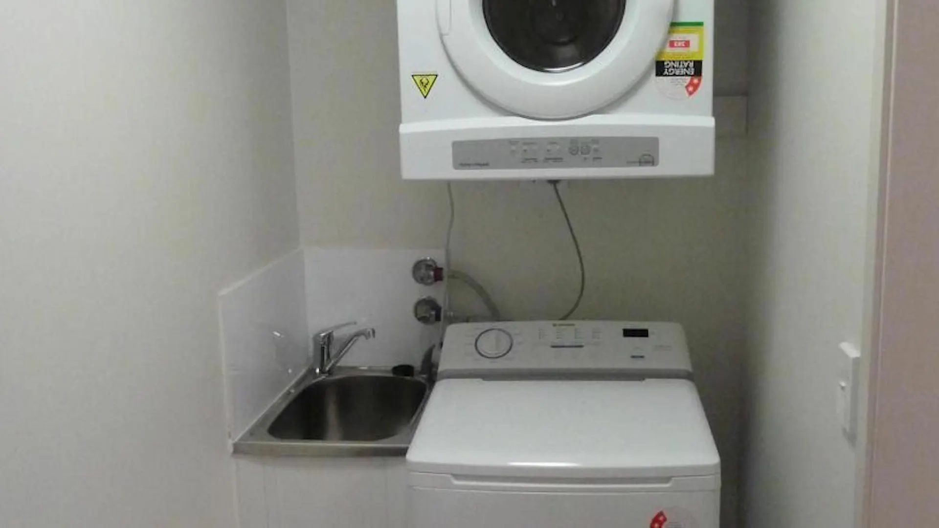 Property Vine - Dalgety Apartments Townsville