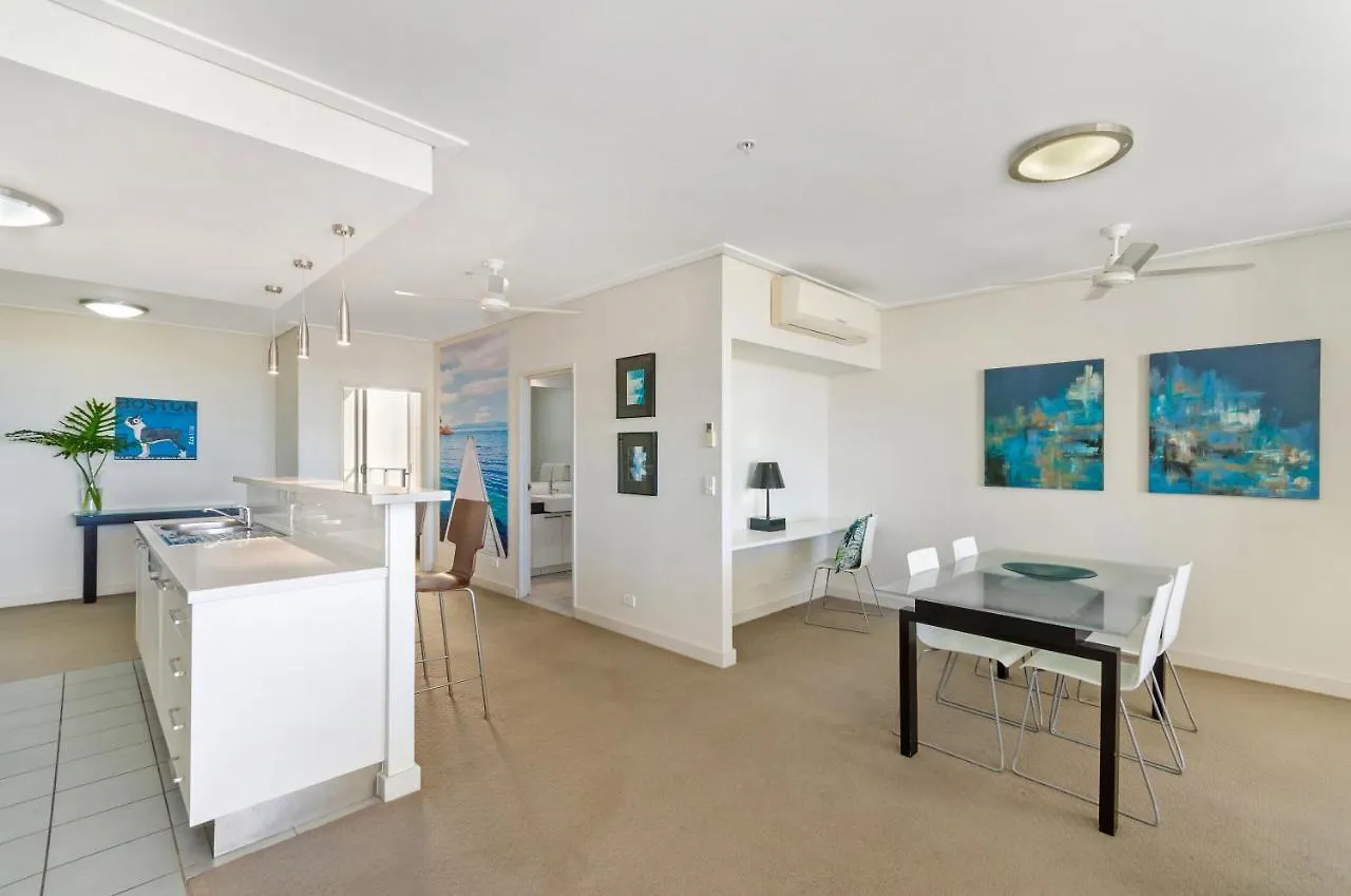Property Vine - Dalgety Apartments Townsville 4*,