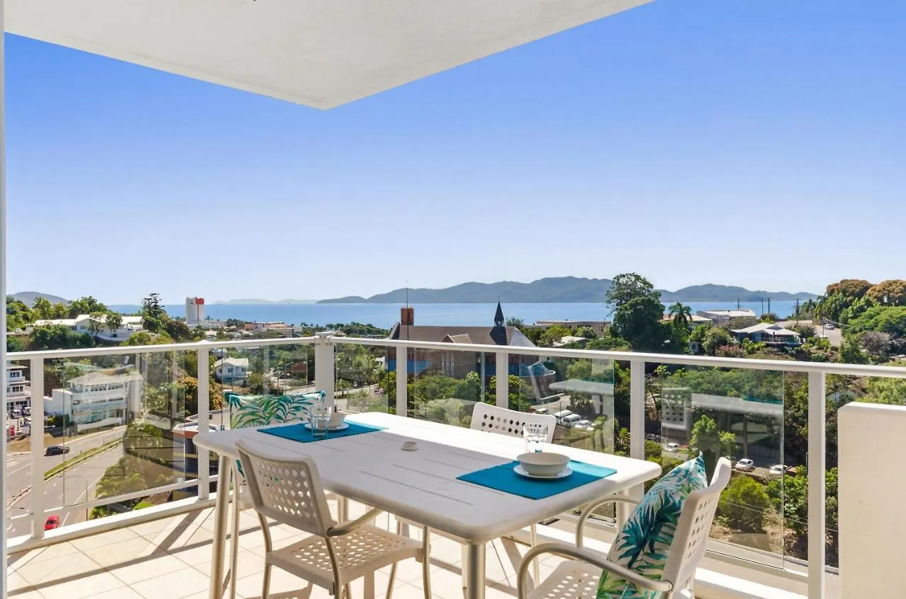 Property Vine - Dalgety Apartments Townsville 4*,