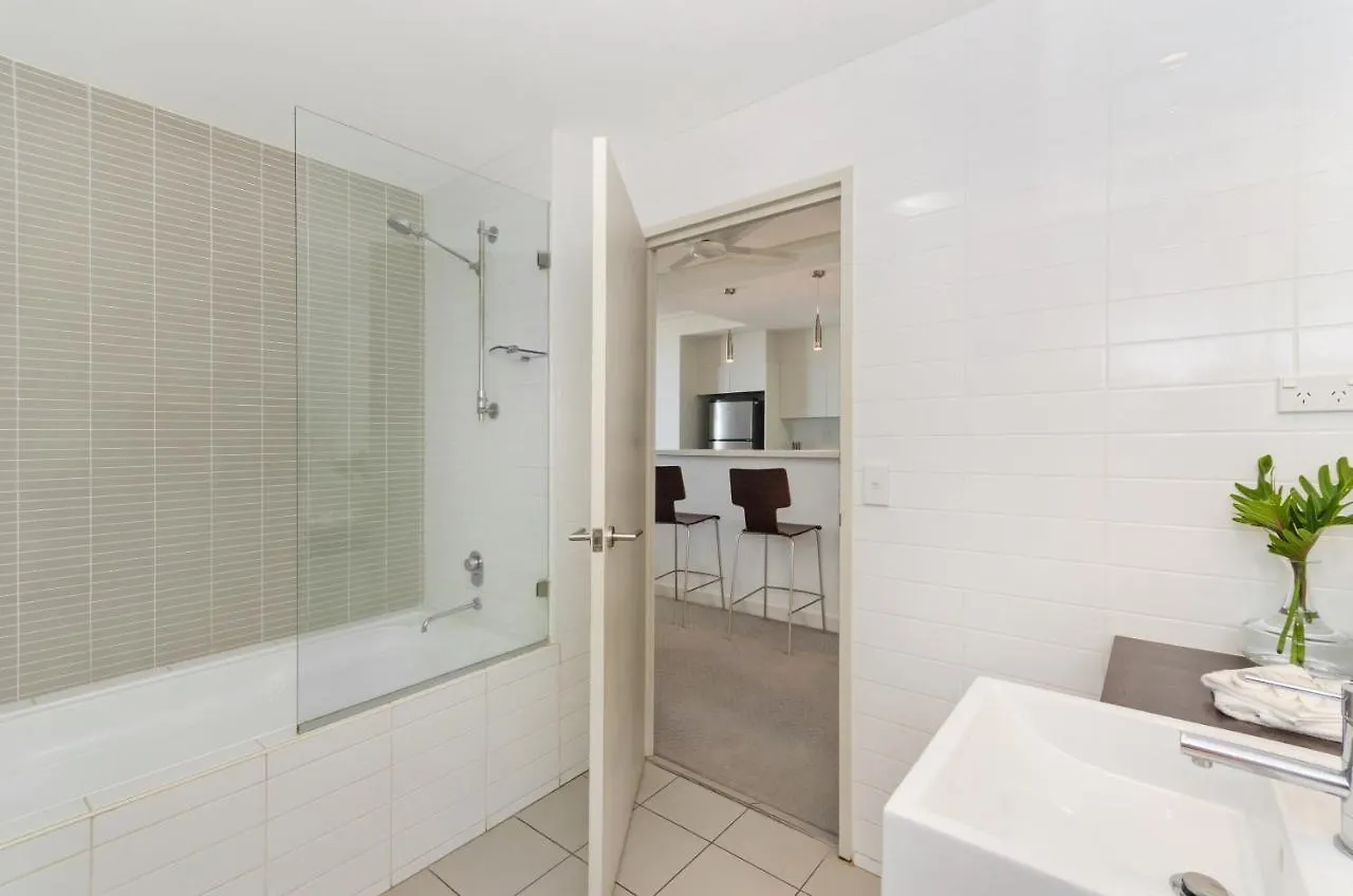 Property Vine - Dalgety Apartments Townsville 4*,